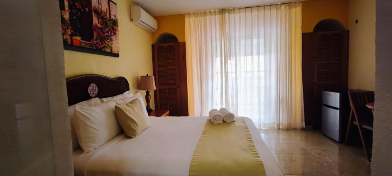 Hotel Casa Mallorca Канкун Екстериор снимка