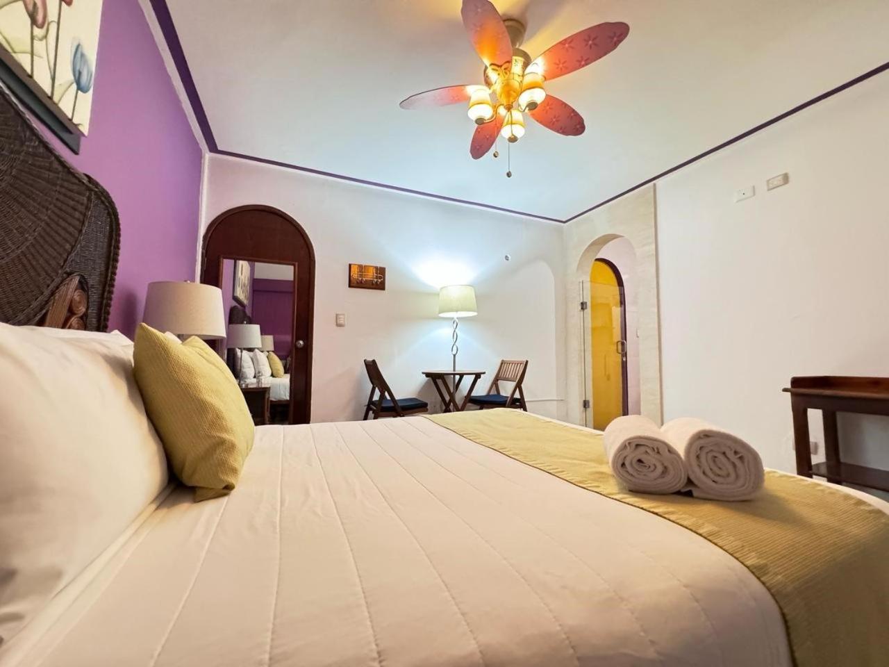 Hotel Casa Mallorca Канкун Екстериор снимка